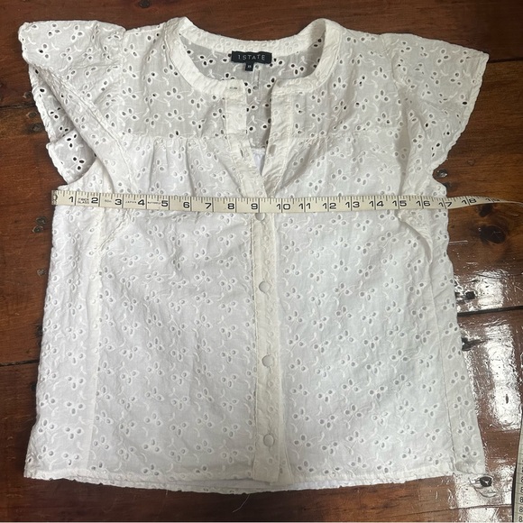 1. State eyelet top - Picture 7 of 9